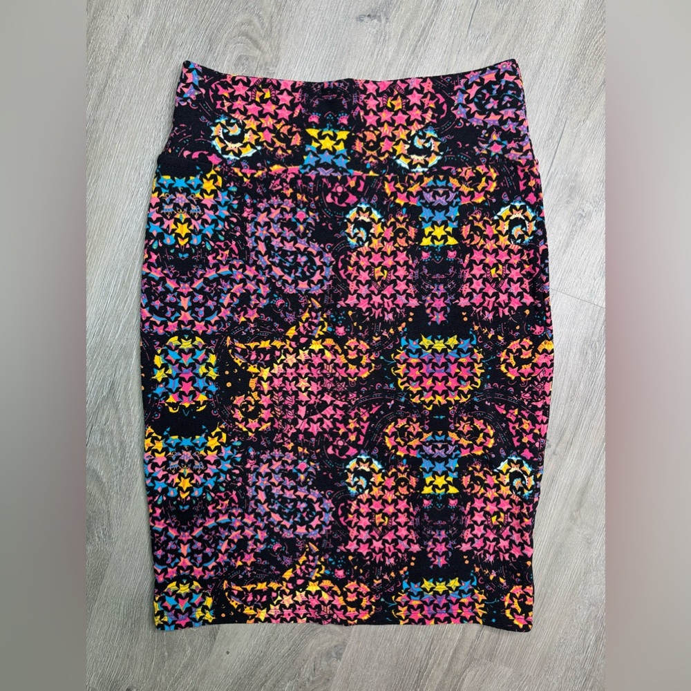 LuLaRoe Cassie Skirt Women’s Medium M Pencil Skirt Paisley Star